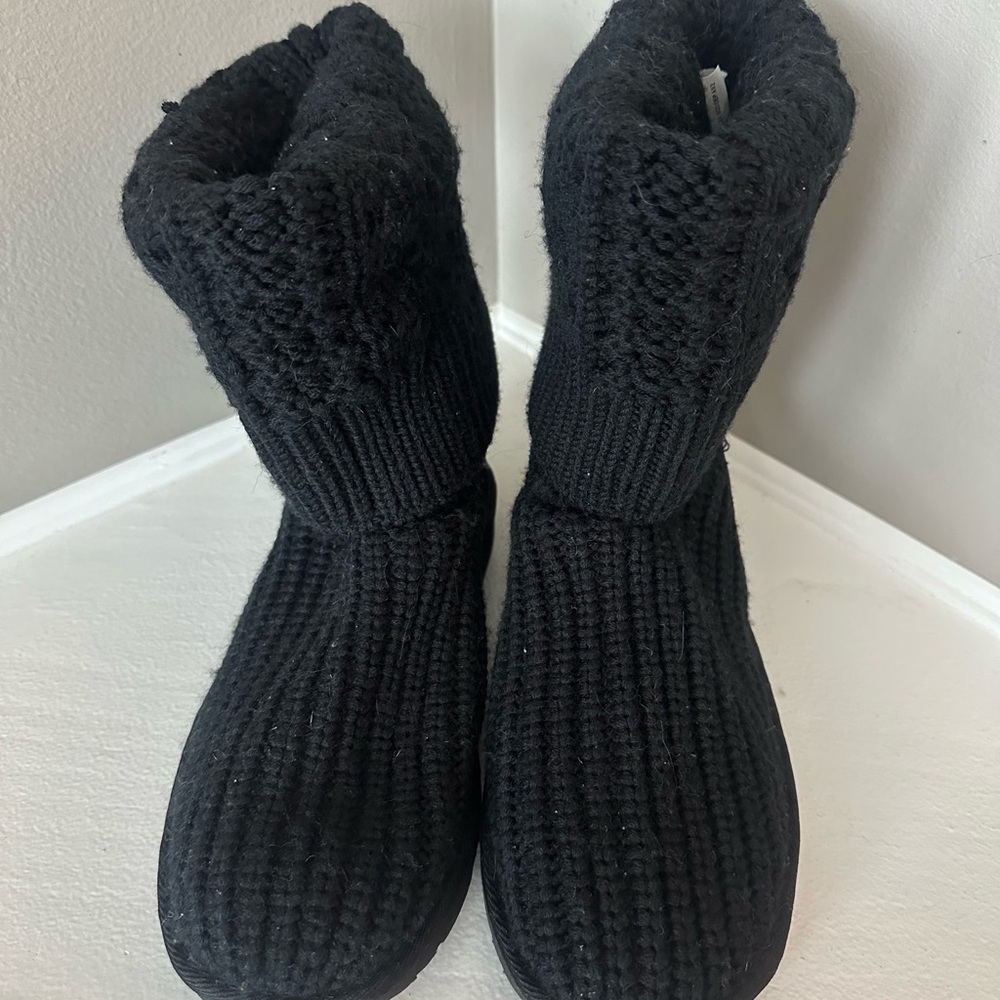 UGG Kids Black Knit boot